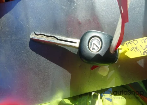 1998 Lexus Es 300 from USA, damaged, VIN JT8BF28G7W5016579